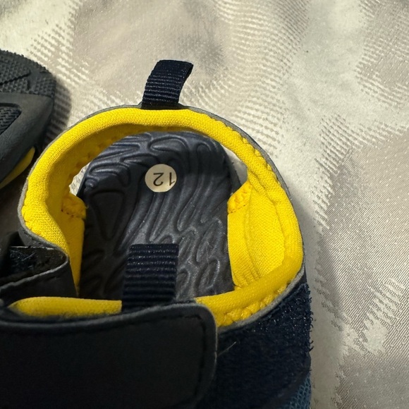 JRNDS Kids Water Shoes, Never Worn. Boys 12. Velcro‎ - Picture 7 of 9